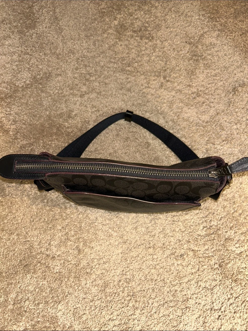 Coach Men's Signature Messenger Bag in Charcoal/Black